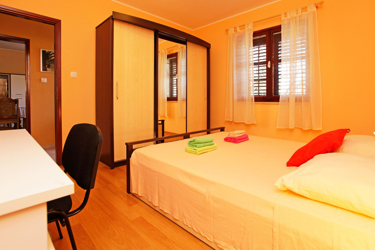 Bedroom 2, Olive's Garden House, Vela Luka