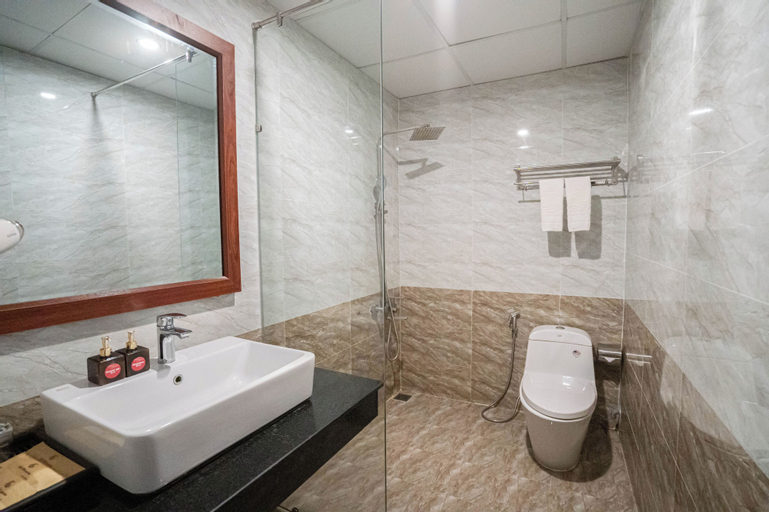 Bathroom 12