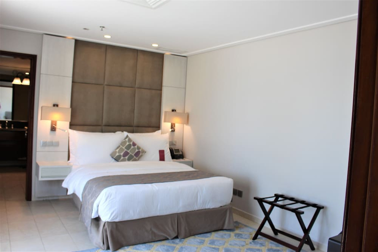 Bedroom 3, Movenpick Hotel & Resort Al Bidaa, Salmiya