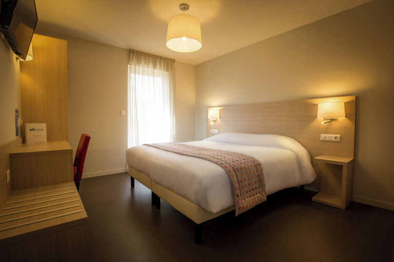 Bedroom 4, Brit Hotel Brive, Corrèze