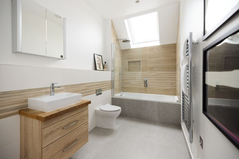 Bathroom 4, The Woodborough Place - Beckoning 2bdr Flat With Balcony, London