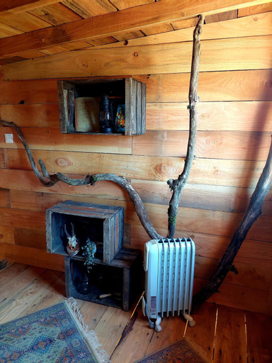 Others 5, Cabane insolite TOUT CONFORT Chalet Gites Luzy Morvan Bourgogne, Nièvre