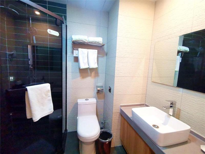 Bathroom 3, Green Tree Inn Heze Dingtao District Car Town, Heze