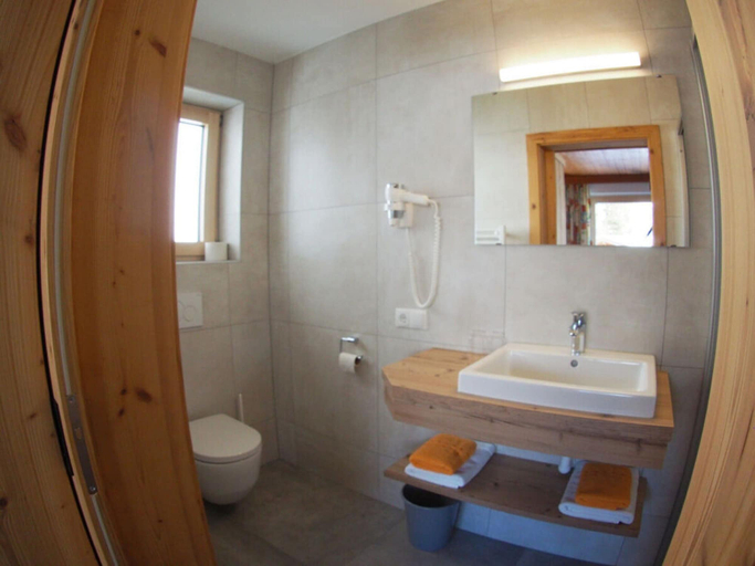 Bathroom 2, Vakantiehuis Sonneck, Schwaz