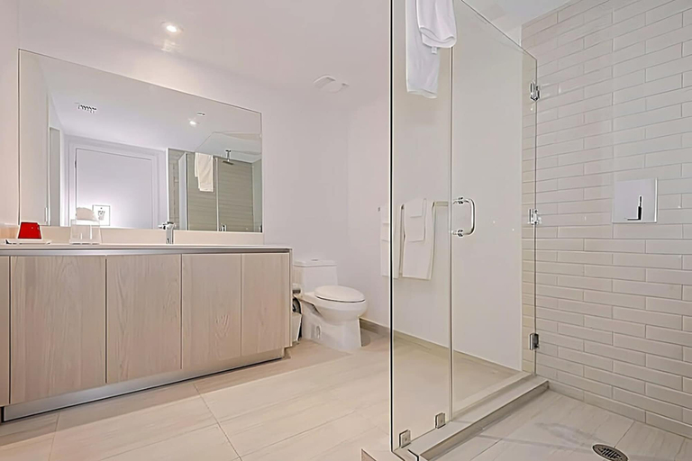 Room 4, Oceanfront Balcony Enjoy Endless Views Hot Tub, Broward