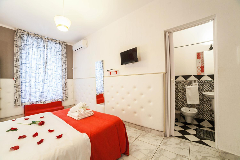 Bedroom 3, I Love Piramide, Rome