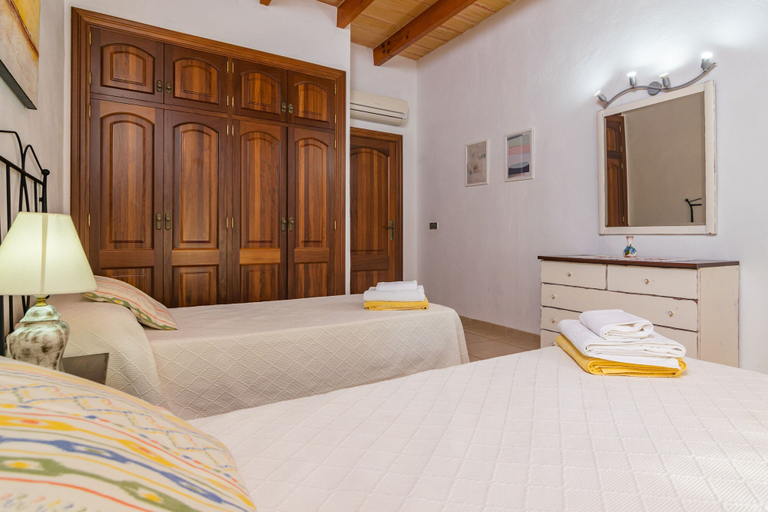 Room 5, Can Berguins in Buger, Baleares