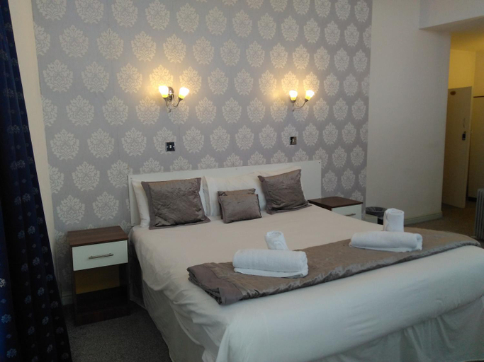 Bedroom 3, Crown Hotel, Stoke-on-Trent
