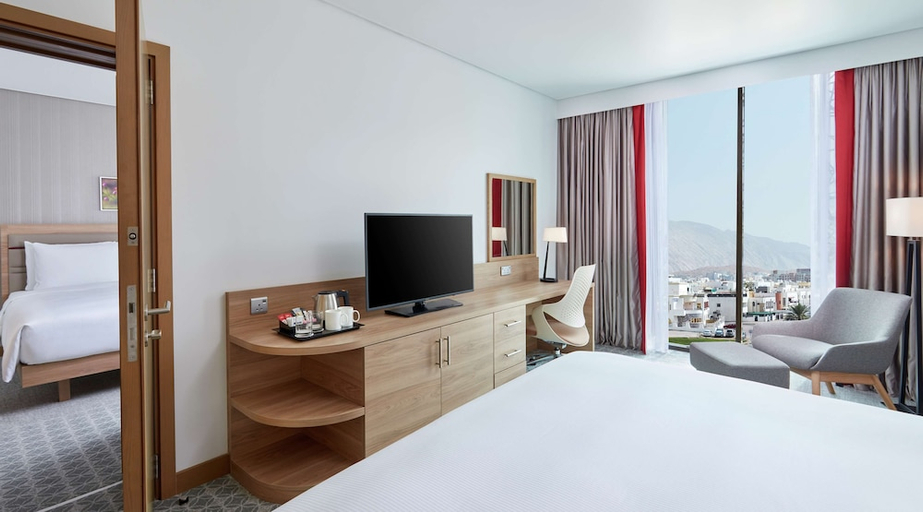 Bedroom 3, Hilton Garden Inn Muscat Al Khuwair, Bausher