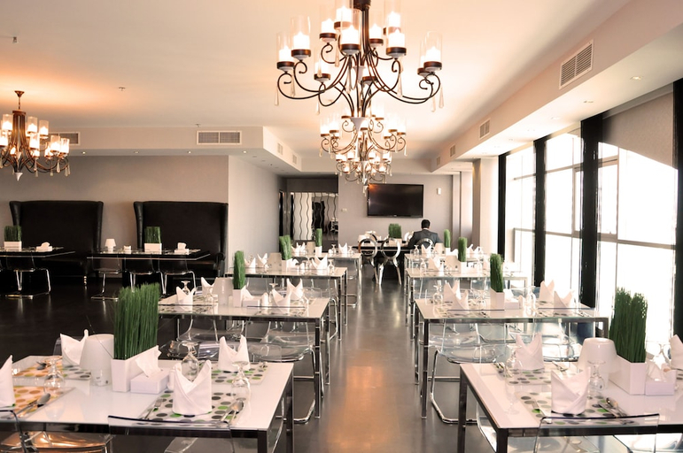 Food & Drinks 5, Al Manzil Hotel, Manama