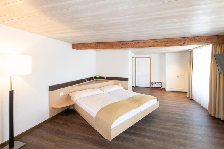 Bedroom 2, Hotel zum goldenen Kreuz, Frauenfeld