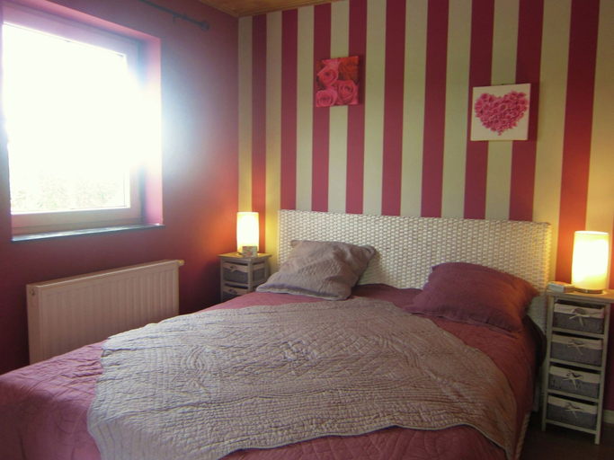 Bedroom 2, Holiday Home in Vodelee near Lacs de lEau dHeure, Namur