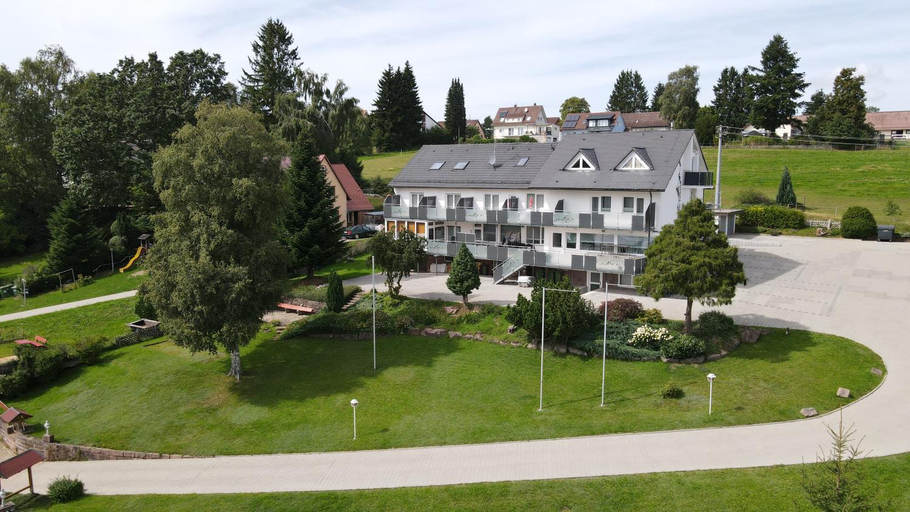 Others 2, Hotel Talblick, Calw
