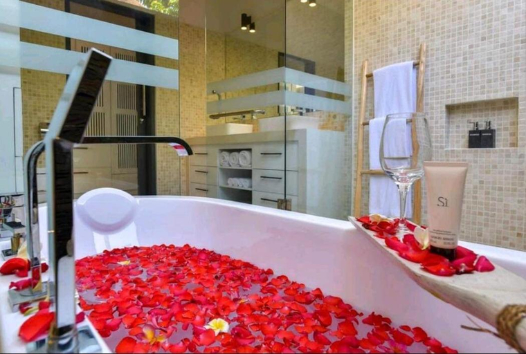Bathroom 3, Beachfront Rice Field View Lovina Villa Serenity Bali, Buleleng