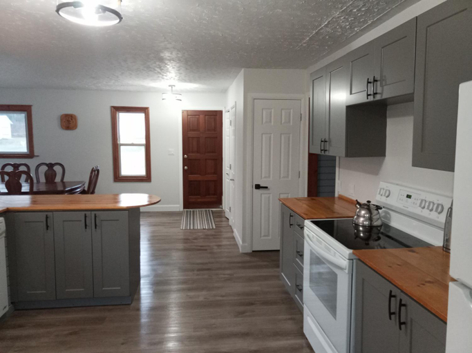 Others 5, Cozy Quincy by The Jordan Company, Algoma