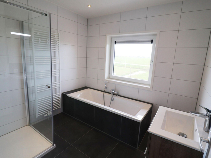 Bathroom 3, Villa in Leons near Frisian Lake District, Littenseradiel