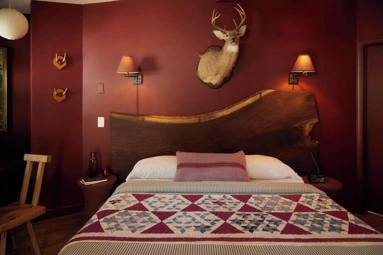 Bedroom 3, Outpost Inn, Macon