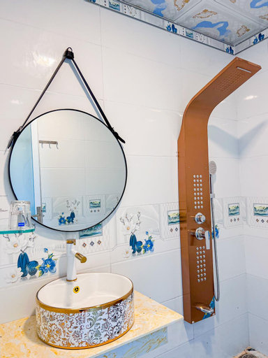 Bathroom 12