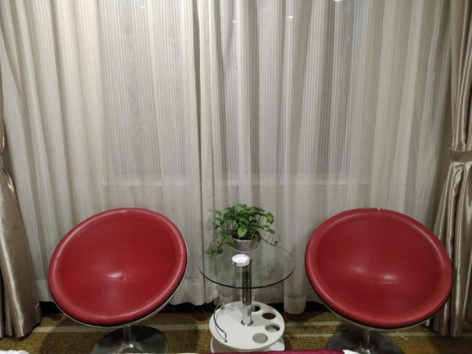 Bathroom 3, GreenTree Alliance Hotel  Xinyang Nanjing Road DonGYAng Branch, Xinyang