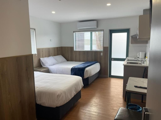 Bedroom 2, Conway Motel, Manukau