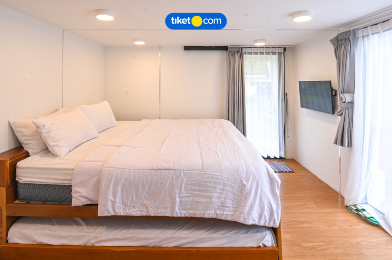 Bedroom 13