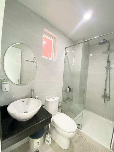 Bathroom 4, Home Away Minh Khai, District 3