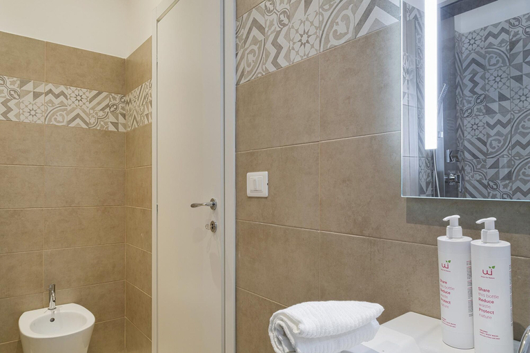 Room 4, Carignano Design 8A by Wonderful Italy, Genova