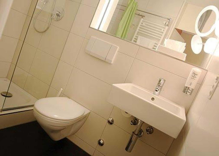 Bathroom 4