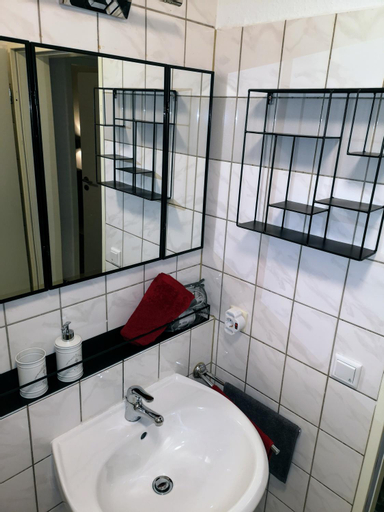 Bathroom 25