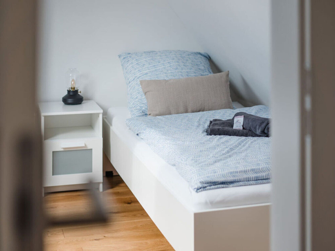 Room 2, Torbogenhuus No. 5 Comfortable Holiday Residence, Aurich