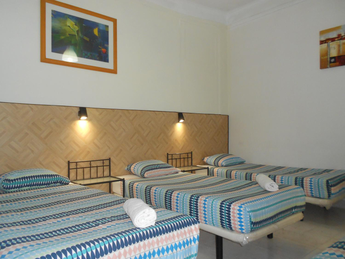 Others 5, Crescent Rooms, Lisbon