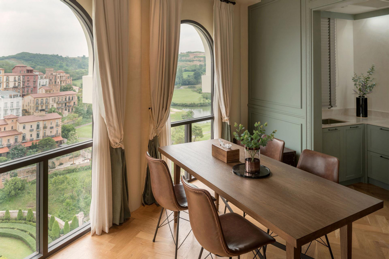 Dining Room 4