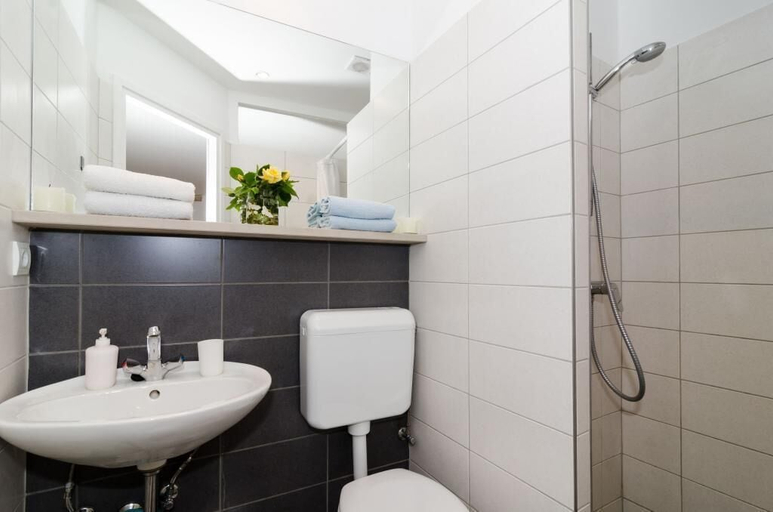 Bathroom 3, Apartment Lee Loo, Dubrovnik