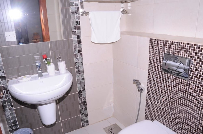 Bathroom 3, Magic Suite Abu Halifa