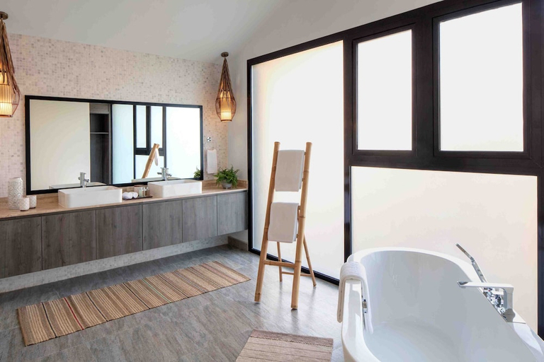 Bathroom 5, Anantara World Islands Dubai Resort, Dubai