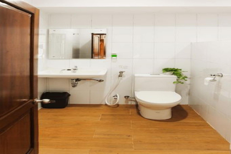 Bathroom 15
