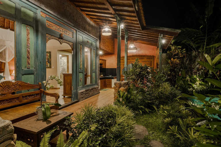 Exterior 8