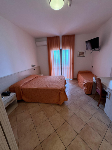 Bedroom 3, Athena Palace Hotel, Cosenza