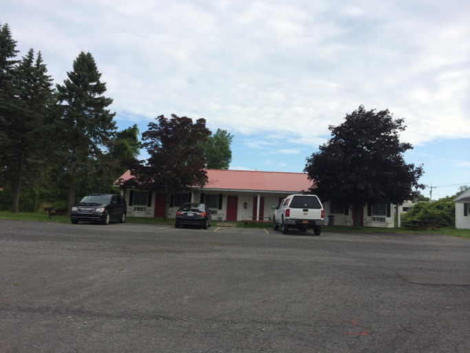Exterior view 2, Port Lodge Motel, Oswego