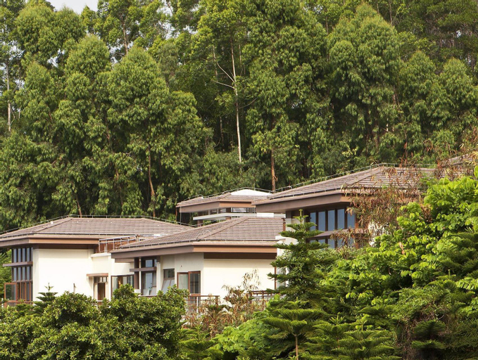 Exterior 3
