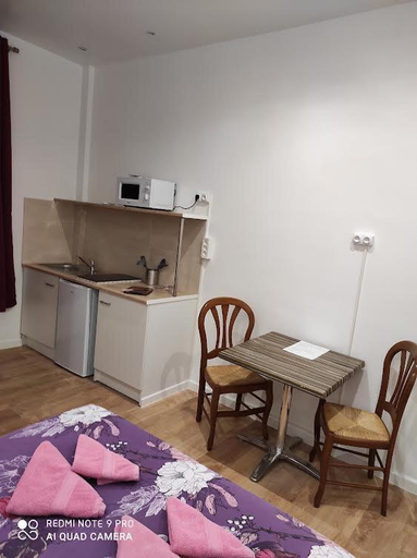 Others 5, Hostel Lyonnais, Alpes-Maritimes