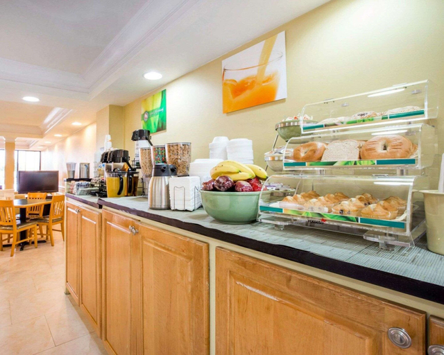 Food & Drinks 5, Quality Inn Dalton Central, Whitfield