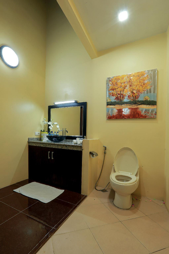 Bathroom 11