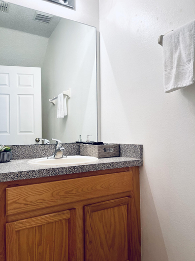 Bathroom 4, Lakeside Community, Pools, and More!, Osceola