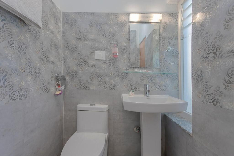Bathroom 4, Hotel Tiktok, Bagmati