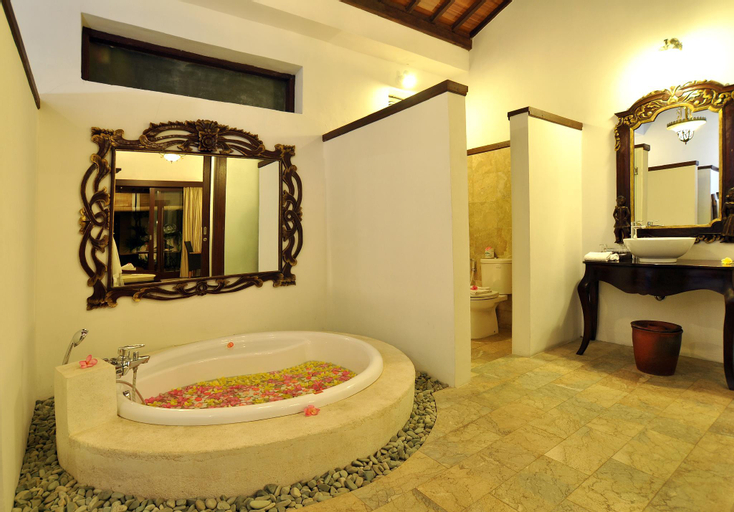 Bathroom 14
