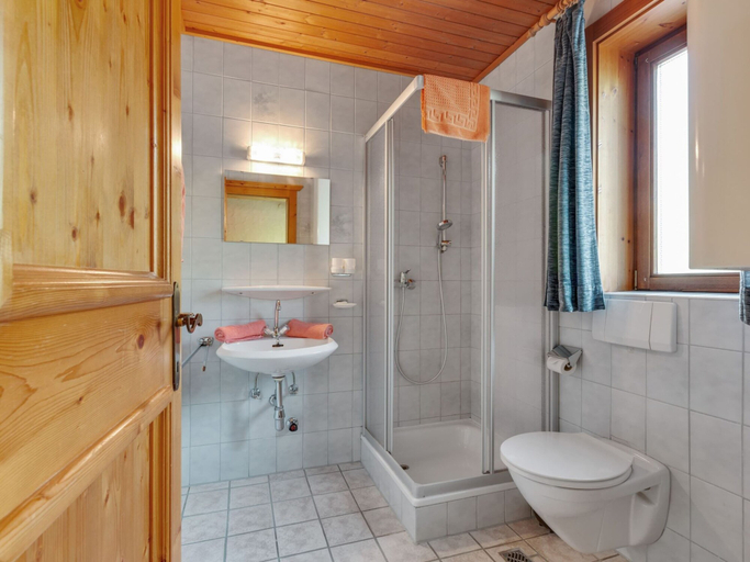 Bathroom 3, Apartment in Austria near Ski Slopes, Zell am See