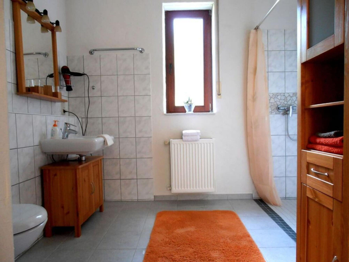 Bathroom 5, Salmagundi Comfortable Holiday Residence, Rhein-Lahn-Kreis
