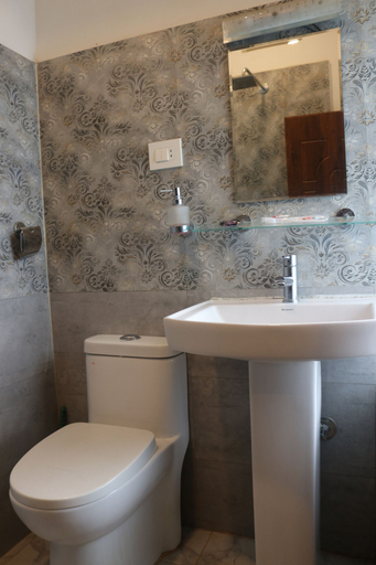 Bathroom 5, Hotel Tiktok, Bagmati