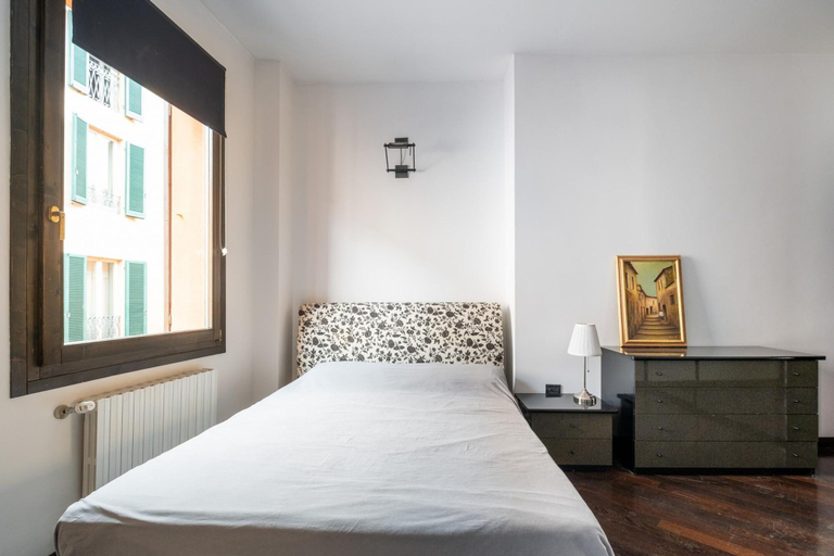 Room 4, Torre Dell Orologio Apartment by Wonderful Italy, Bologna